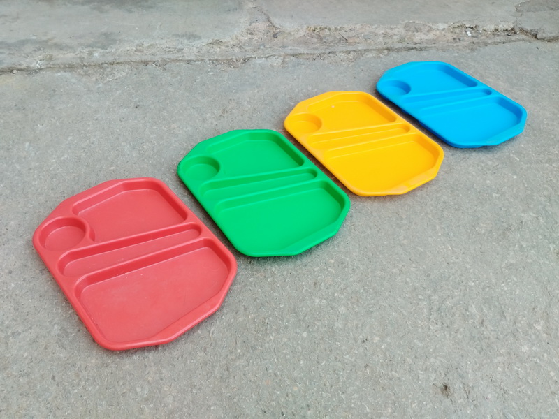 bandeja avion catering plastico 3x38x26_5 46u